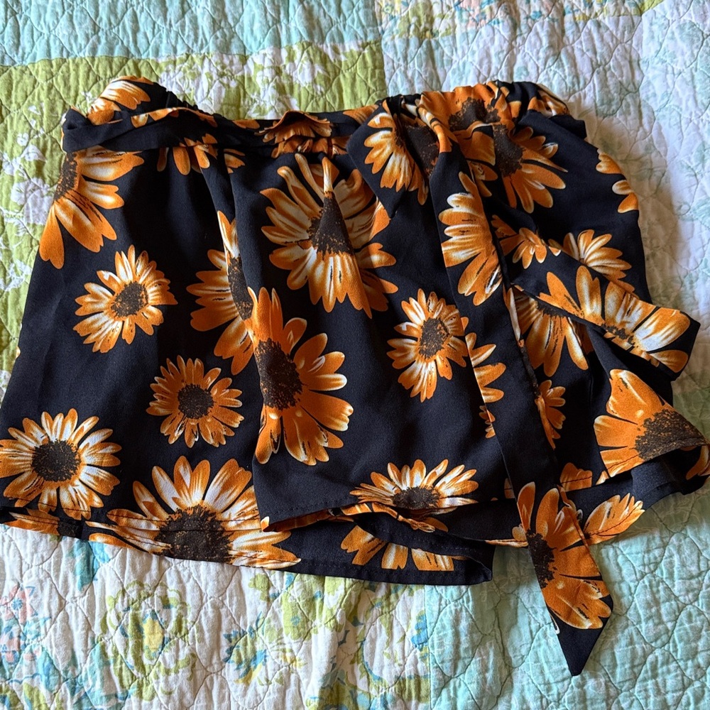 Black Sunflower Print Shorts - Orange Floral